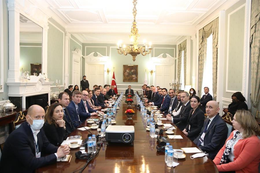 Finance minister pitches ‘Turkey model’ to investors in London