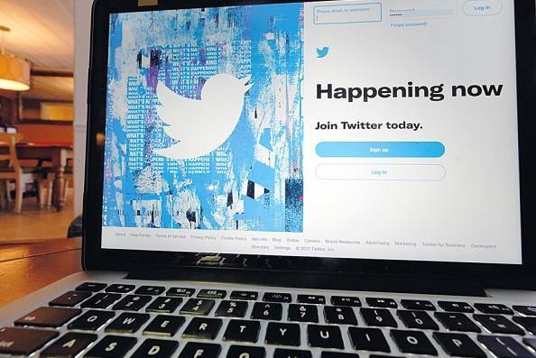 Twitter sticks with ambitious targets despite earnings miss