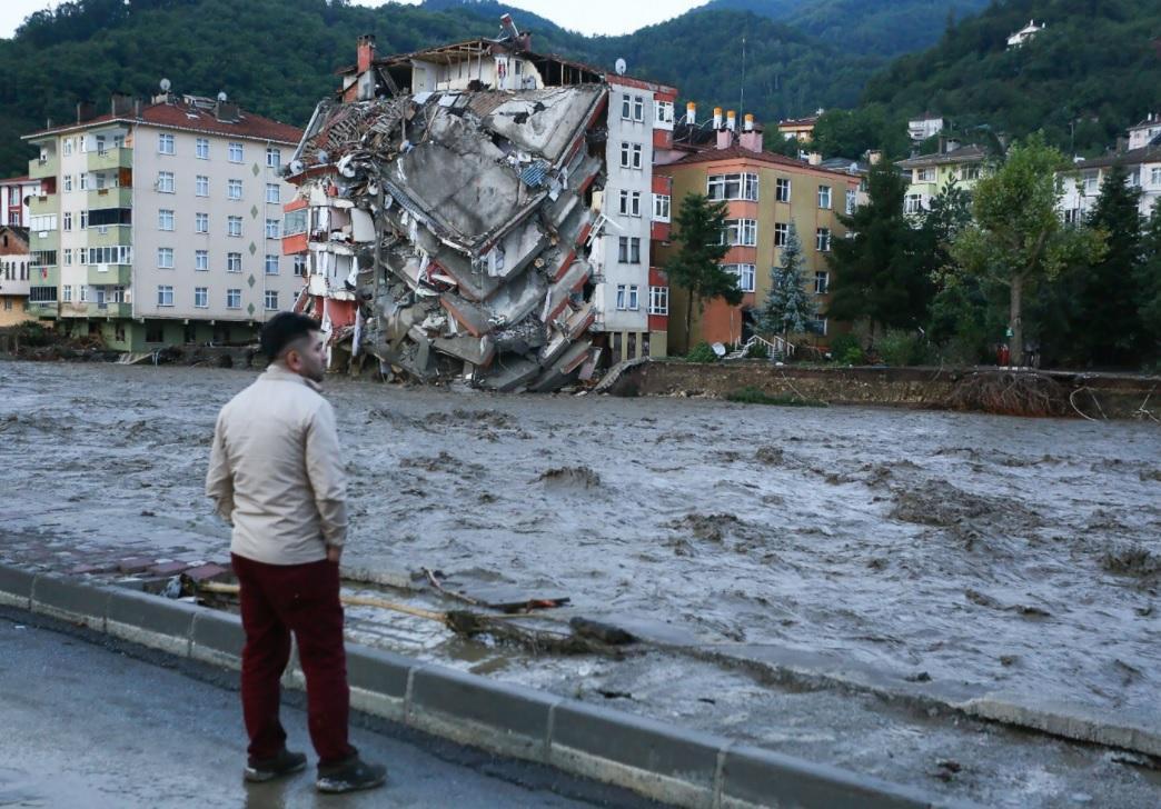 Turkey hit by floods, wildfires most in 2021