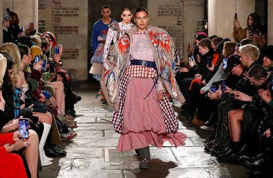 Street styles, neon kick off London Fashion Week
