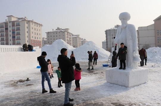 Ice sculptors to welcome visitors in Turkey’s east