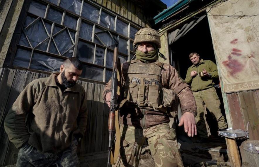 US says Russia closer to invading Ukraine, agrees to meeting