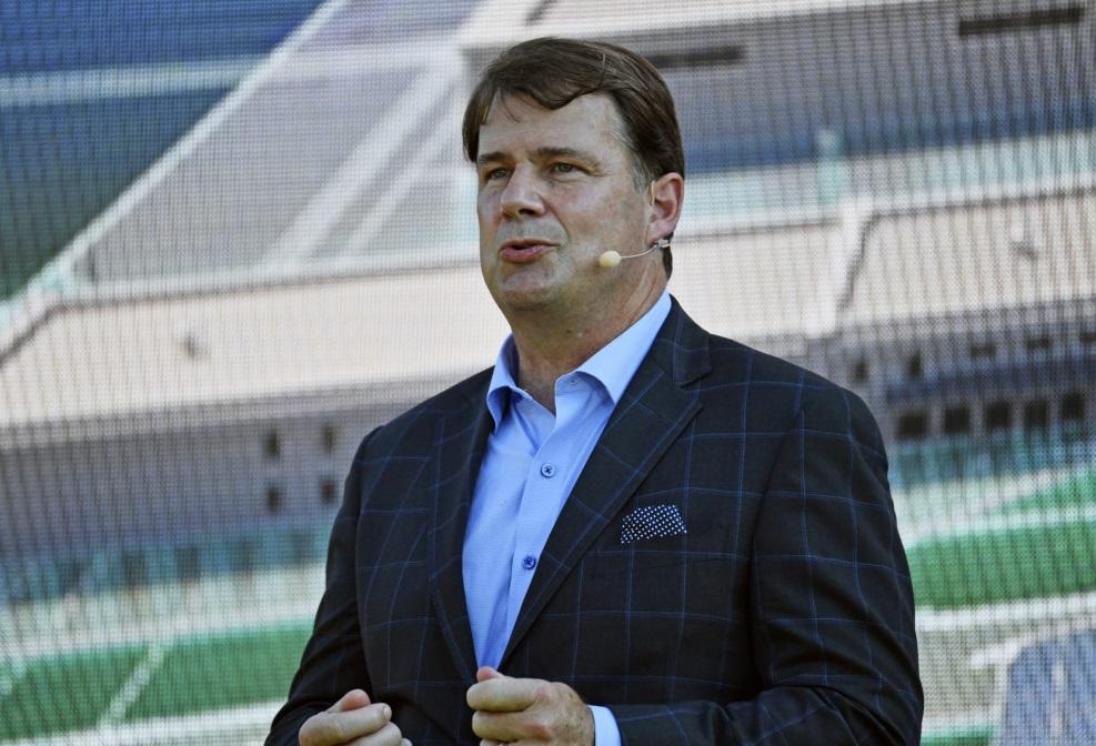 Ford CEO: No plan to spin off EV business, but change coming