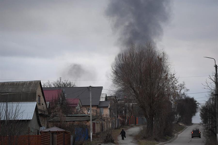 Russia presses invasion to Ukrainian capital