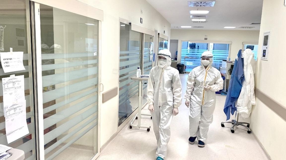 Turkey reports 61,764 new coronavirus cases, 221 more deaths