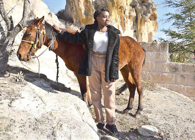 Zambian promoting Aegean province with YouTube videos