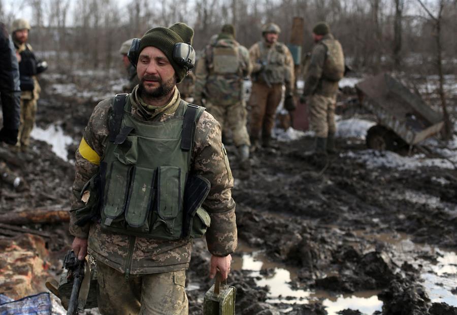 US officials say Russia recruiting Syrians to fight in Ukraine: WSJ
