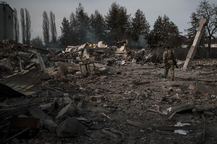 Russian forces squeeze Kyiv, surround Mariupol