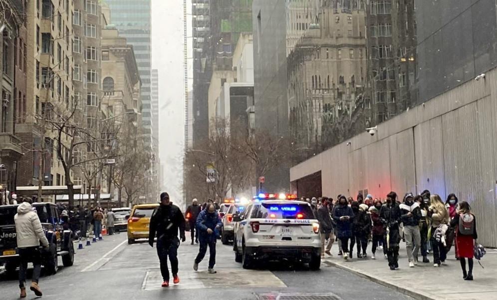 Man stabs 2 workers at New York’s MoMA and flees