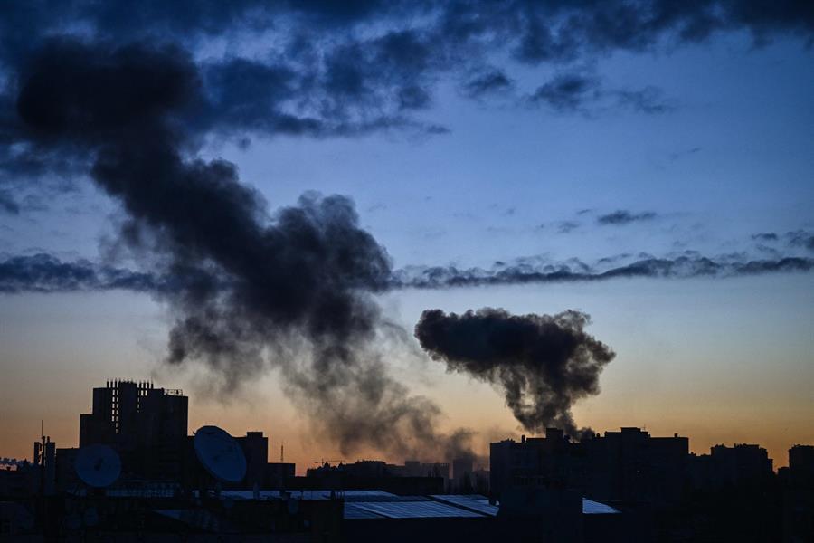 Russian forces try to crush Ukraine defenses amid diplomacy