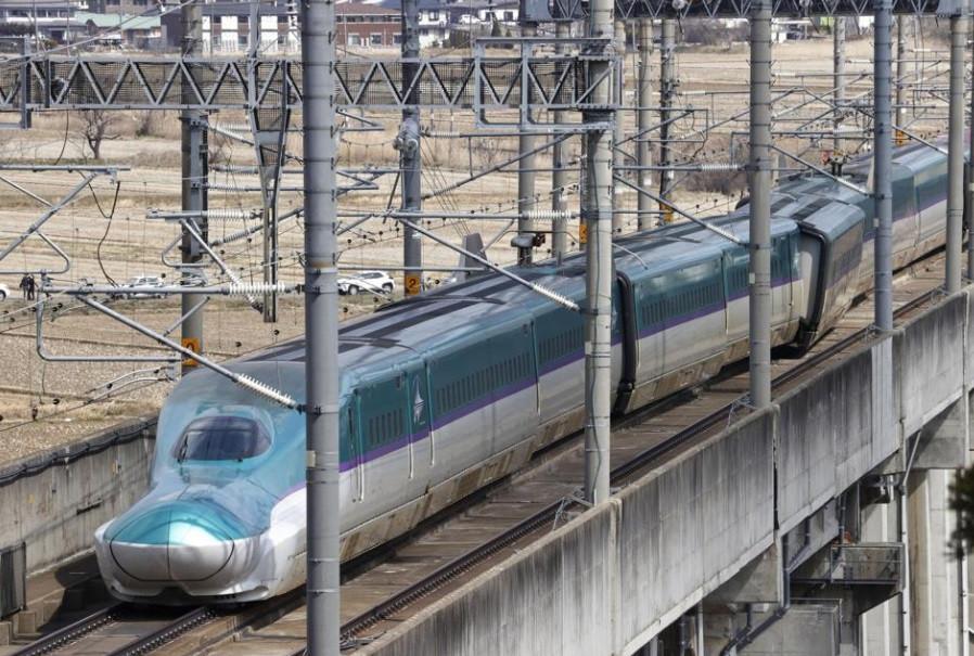 Cleanup begins after 7.4 quake shakes north Japan