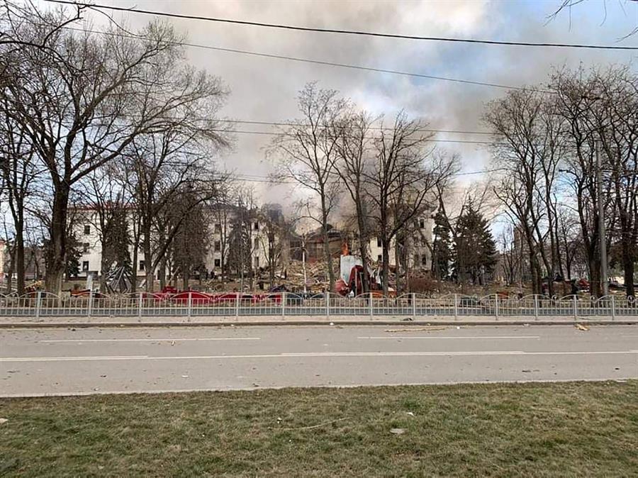 Search for Ukraine theatre bombing survivors as war crime claims mount