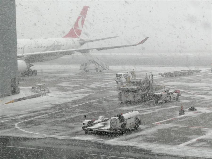 Snowfall grips Istanbul again, country under new cold wave