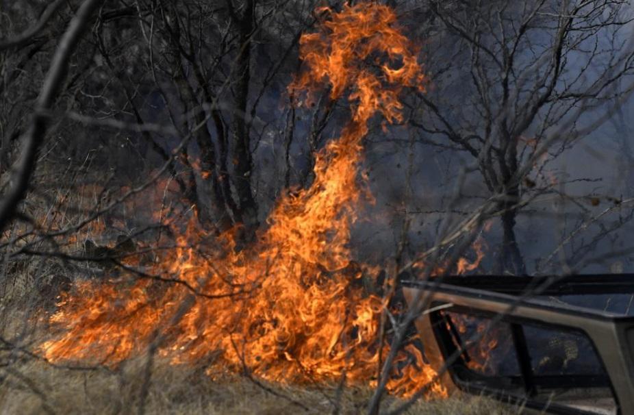 Firefighters gain ground on Texas wildfires on Mar. 19