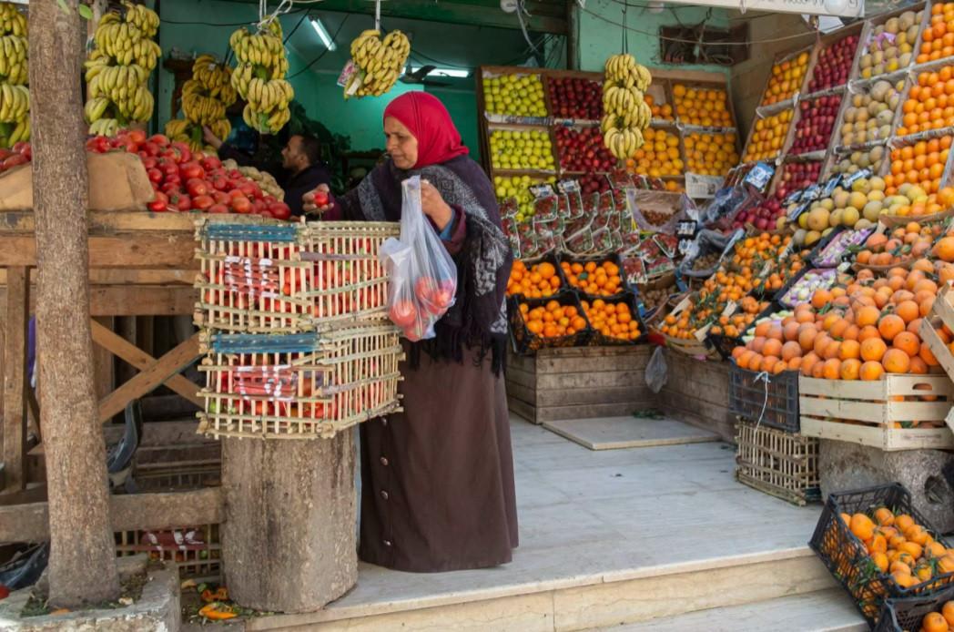 Muslims face frugal Ramadan as Ukraine war drives up food prices