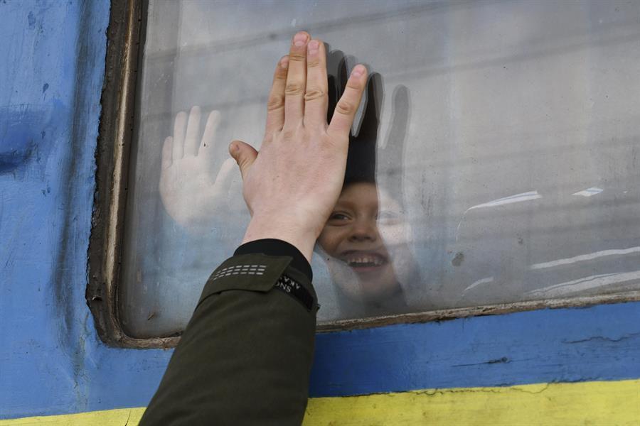 4 million refugees have fled Ukraine, UN agency says