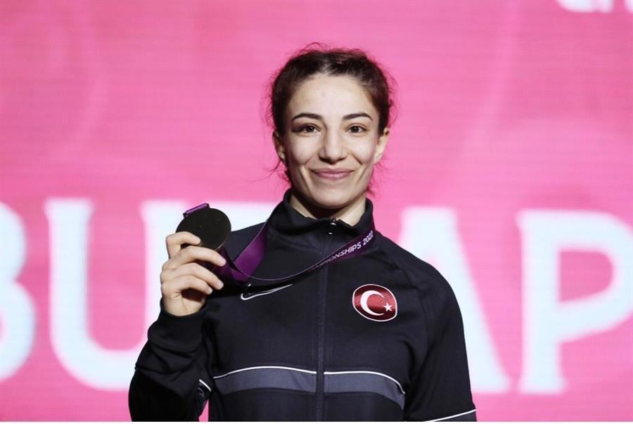 Female wrestlers bag 2 gold medals in European Championship