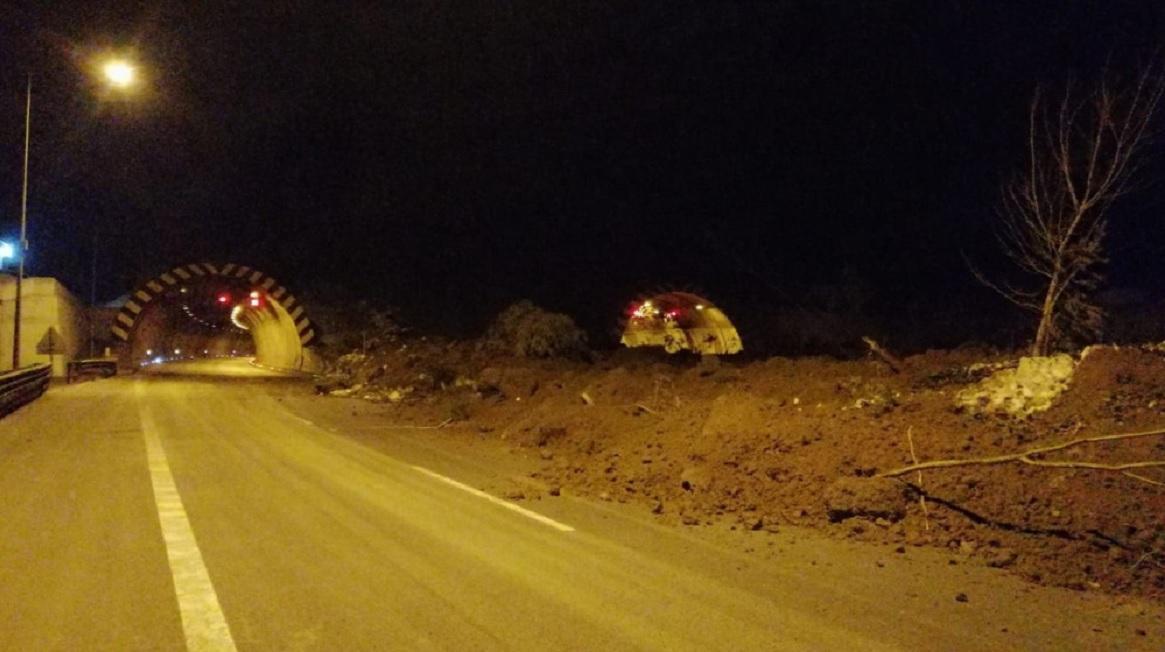 Traffic in Mt Bolu Tunnel resumes after landslide
