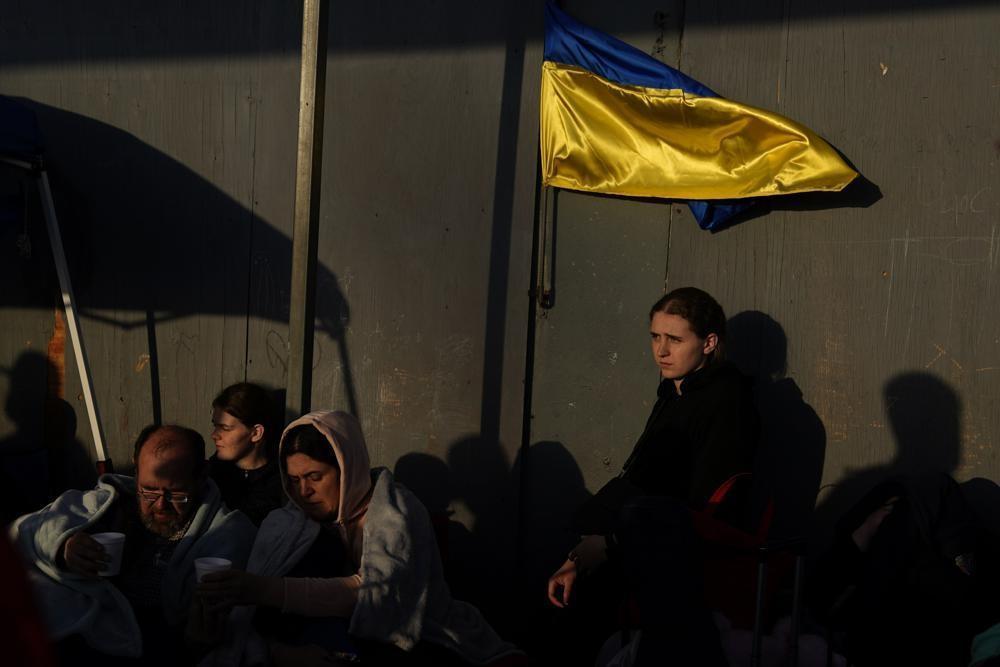 Ukrainian refugees find route to US goes through Mexico