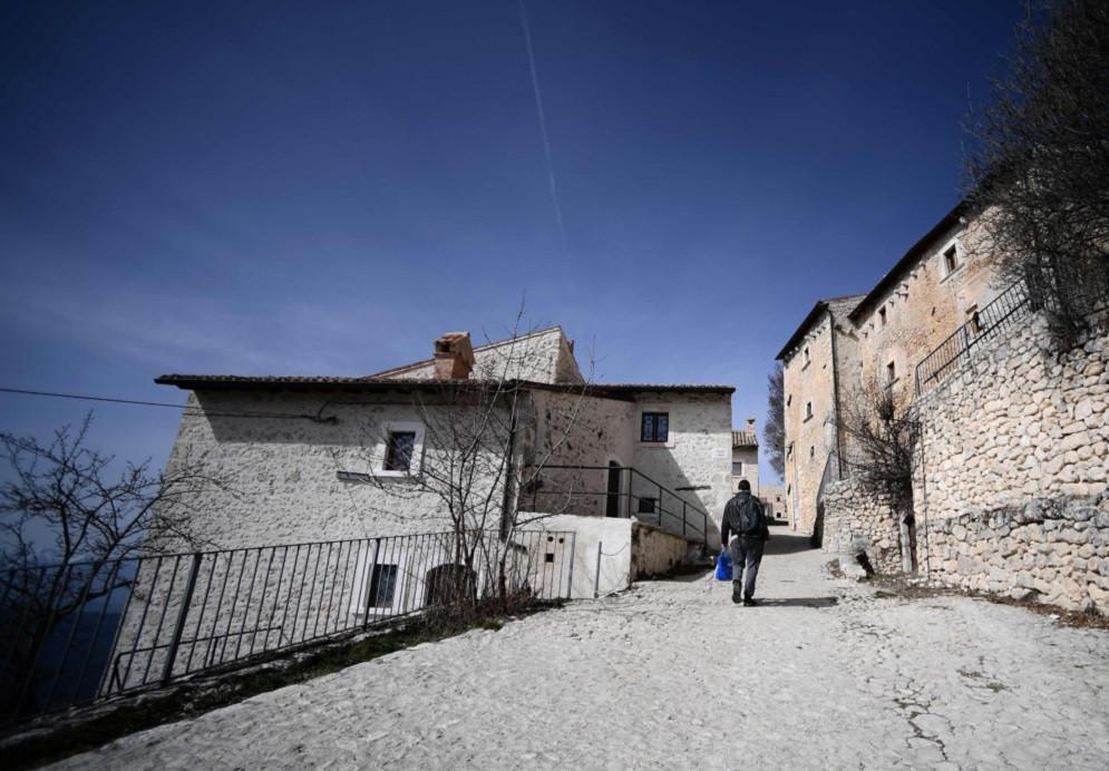 Italy takes to battlements to save its dying hamlets