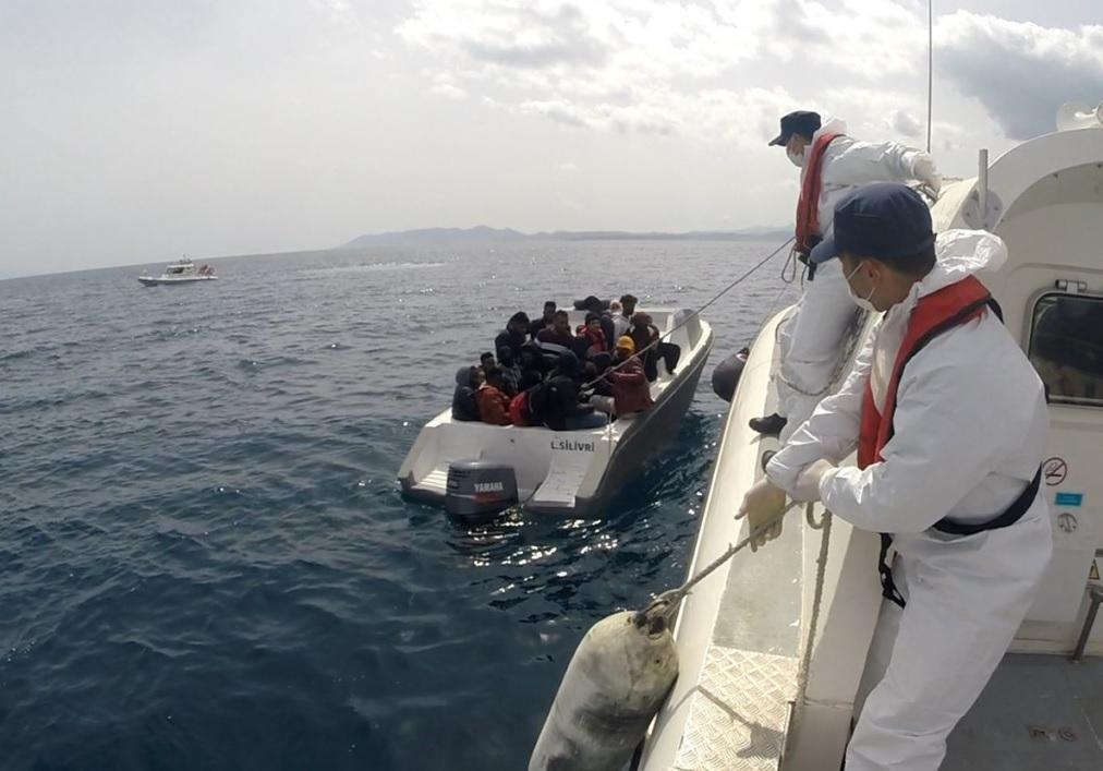 Number of irregular migrants caught in Turkish seas rises