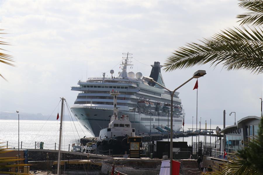Alanya welcomes first cruise ship this year