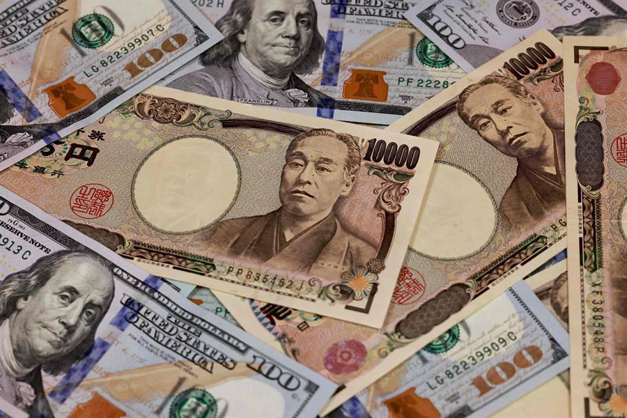 Yen drops to 20-year low against dollar