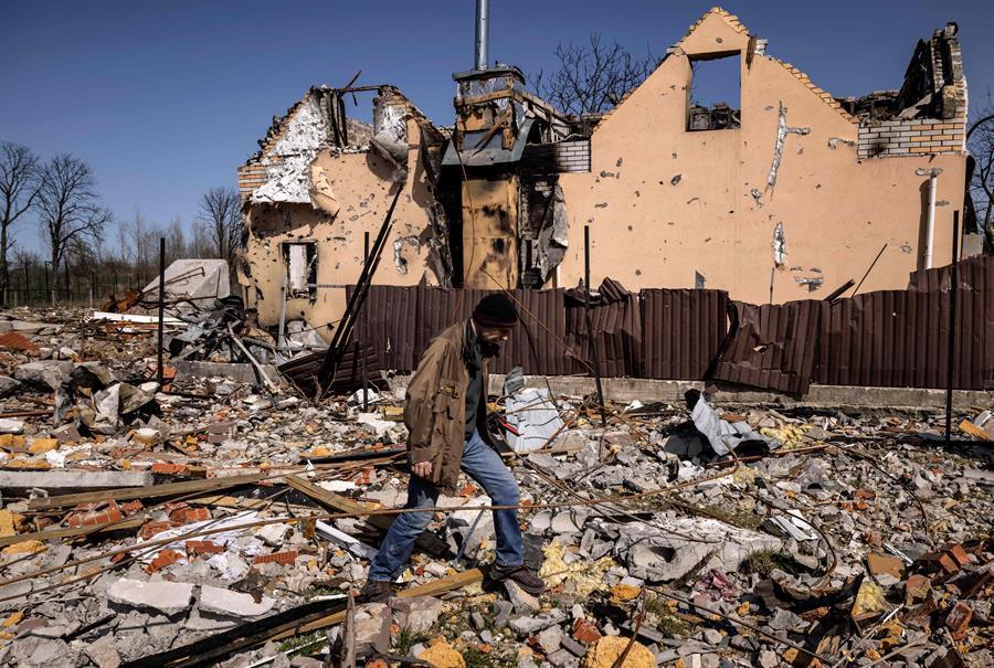 Russia warns of bigger attacks on Kiev