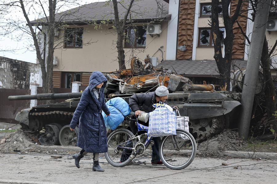 Russia closes in on Ukraine’s besieged Mariupol
