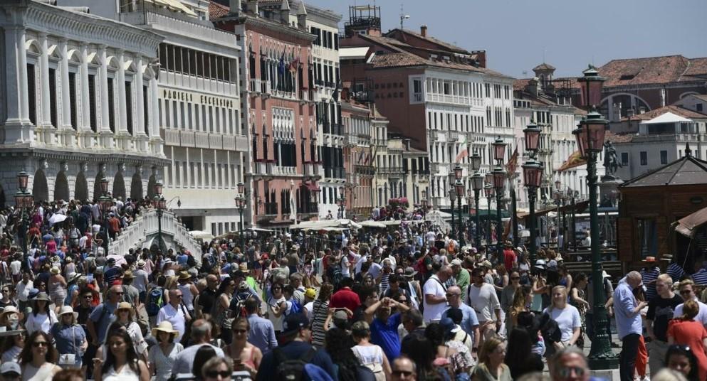 Venice readies day-trip booking system to ease crowds