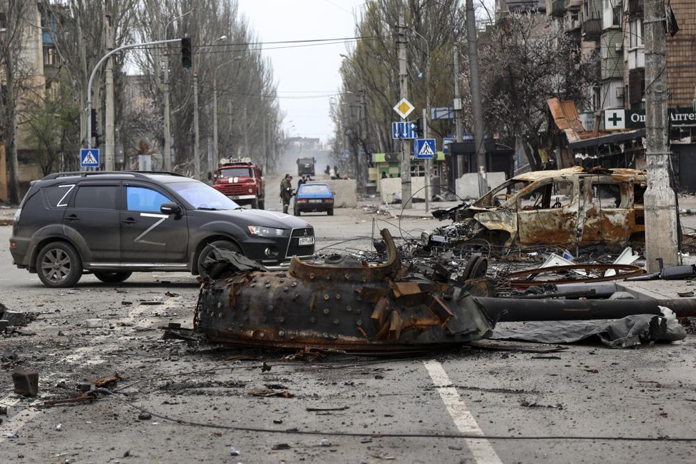 Ukraine leader pushes for more arms; US officials to visit