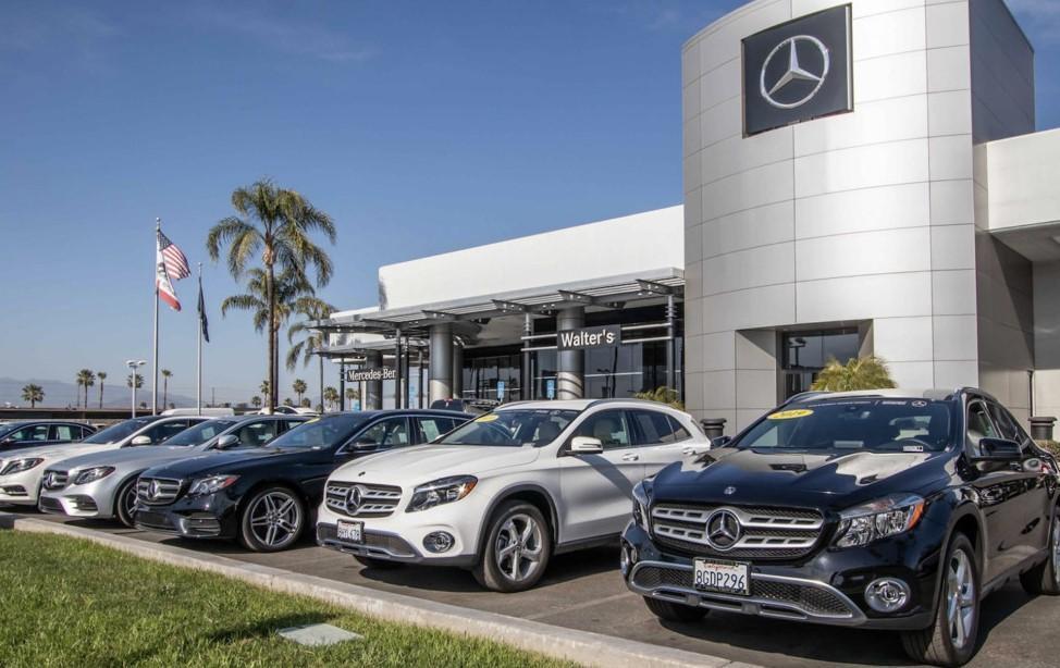 Mercedes profits rise on higher prices