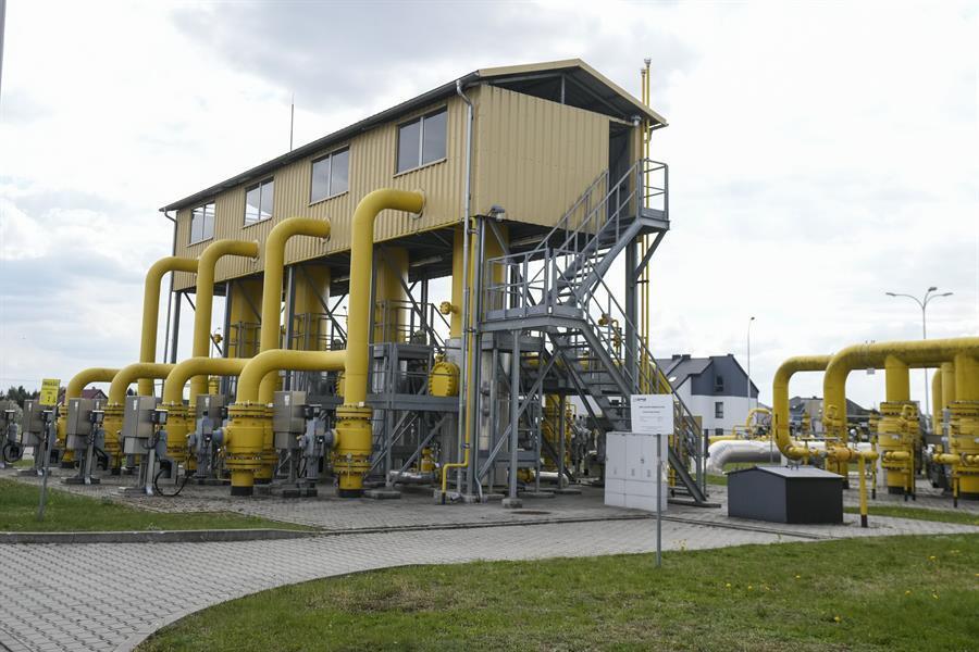 EU defies gas ’blackmail’ as Russia pushes deeper into Ukraine