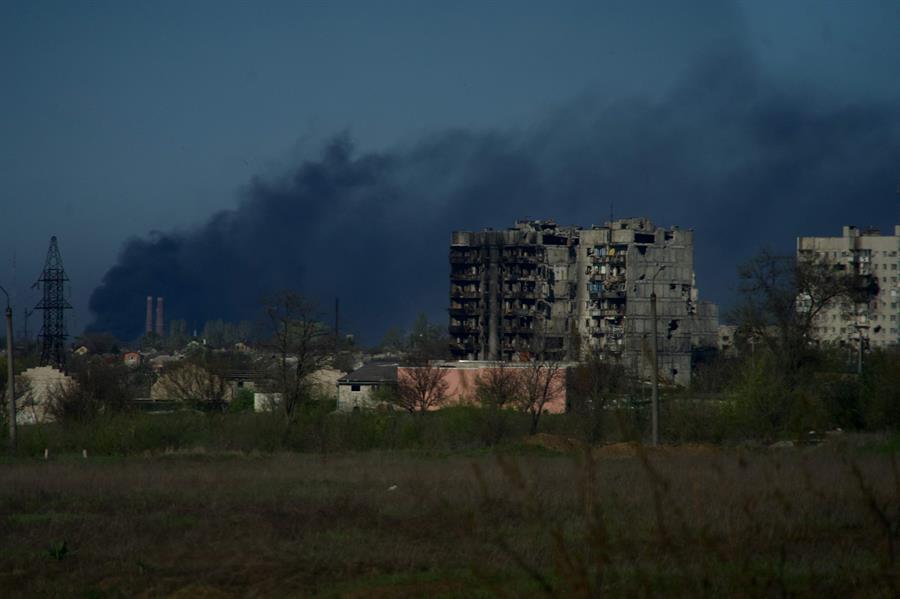 Some Ukrainians evacuated from ruins of Mariupol steel plant