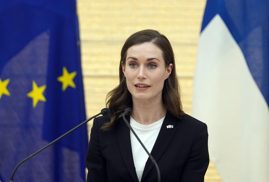 Finnish president, PM in favour of joining NATO ’without delay’