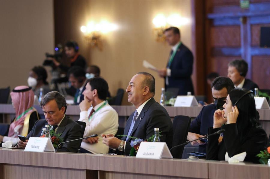 Fight against ISIL can’t be achieved with help of another terrorist group: Turkish FM
