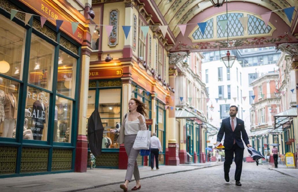UK inflation climbs to 40-year high