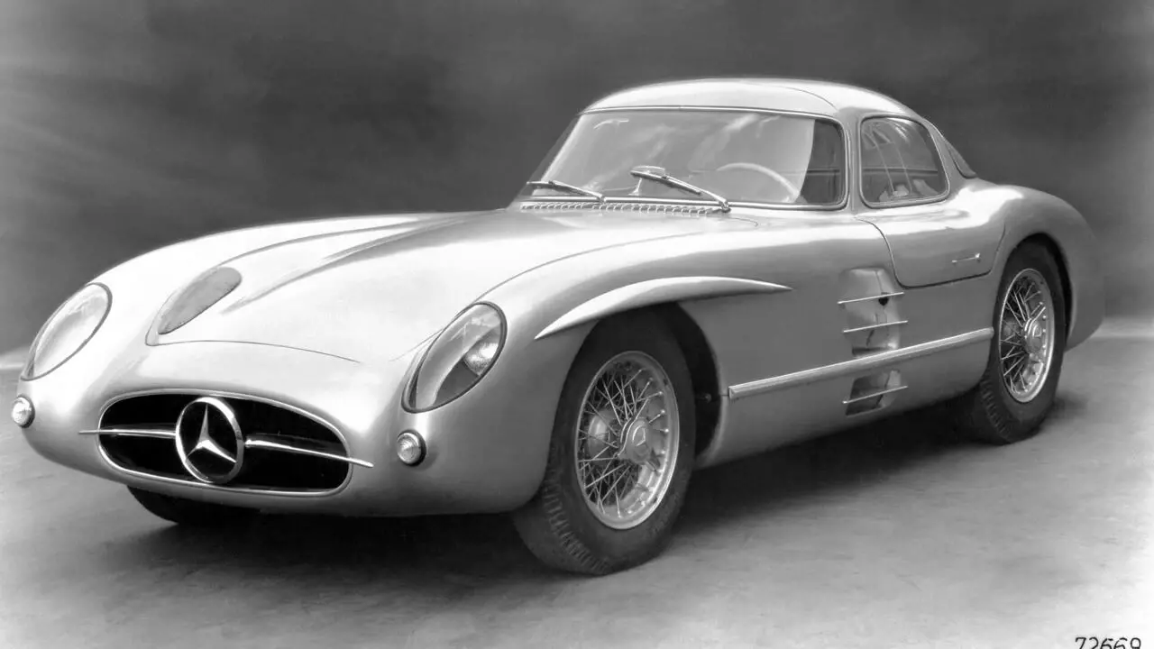 Vintage Mercedes fetches record for 135 mln euros at auction