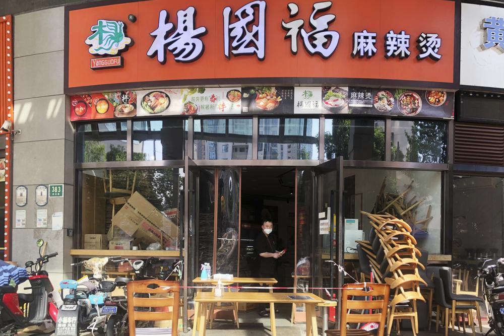 Beijing extends work-from-home order as COVID-19 cases rise