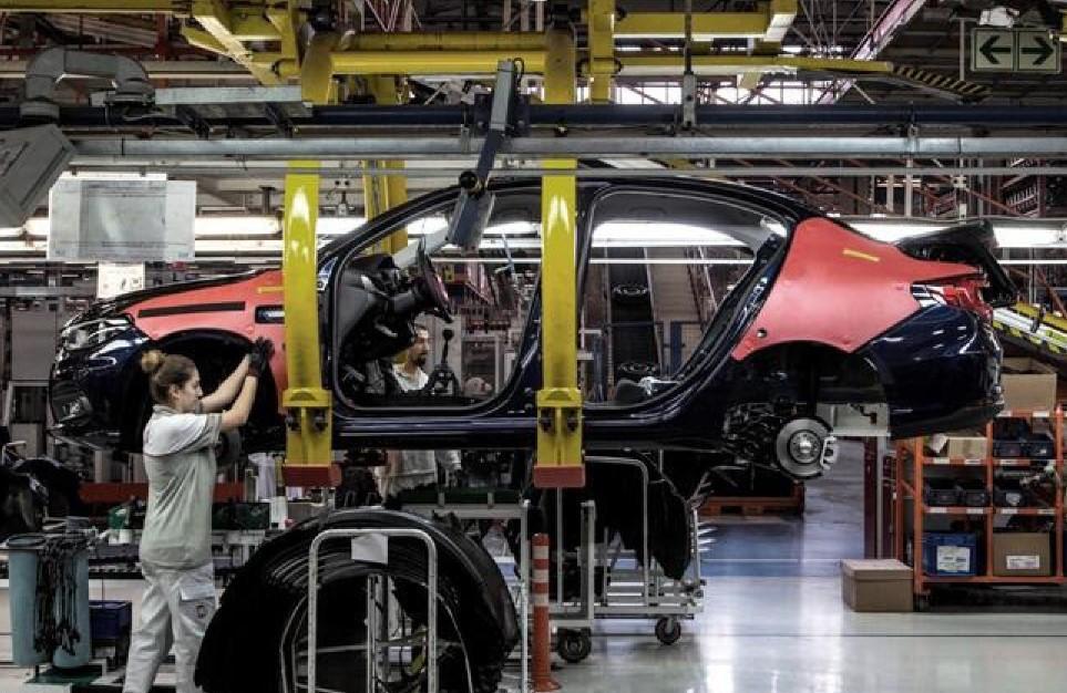 Capacity utilization rises slightly in May