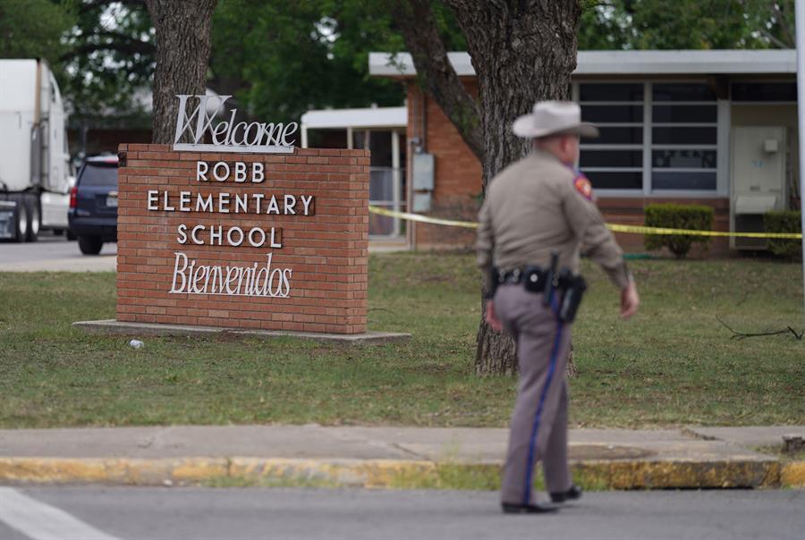 Gunman kills 19 children, 2 adults at Texas elementary school