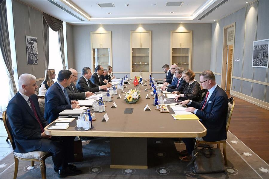 Turkey demands ’concrete steps’ to back Nordics’ NATO bids