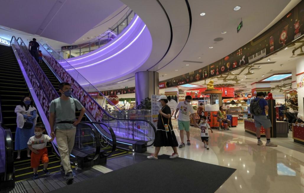 Beijing, Shanghai ease COVID restrictions as outbreaks fade