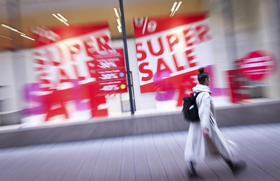 Inflation in Germany, Spain climbs again in May