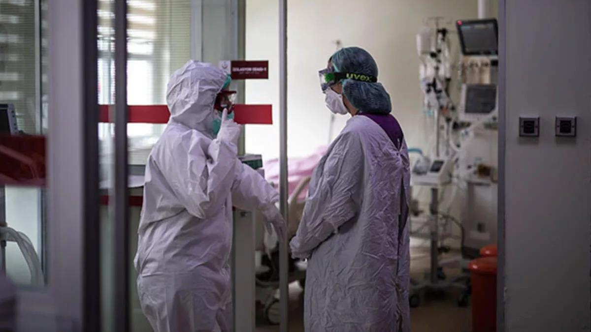 Turkey reports 975 new coronavirus cases, 4 more deaths
