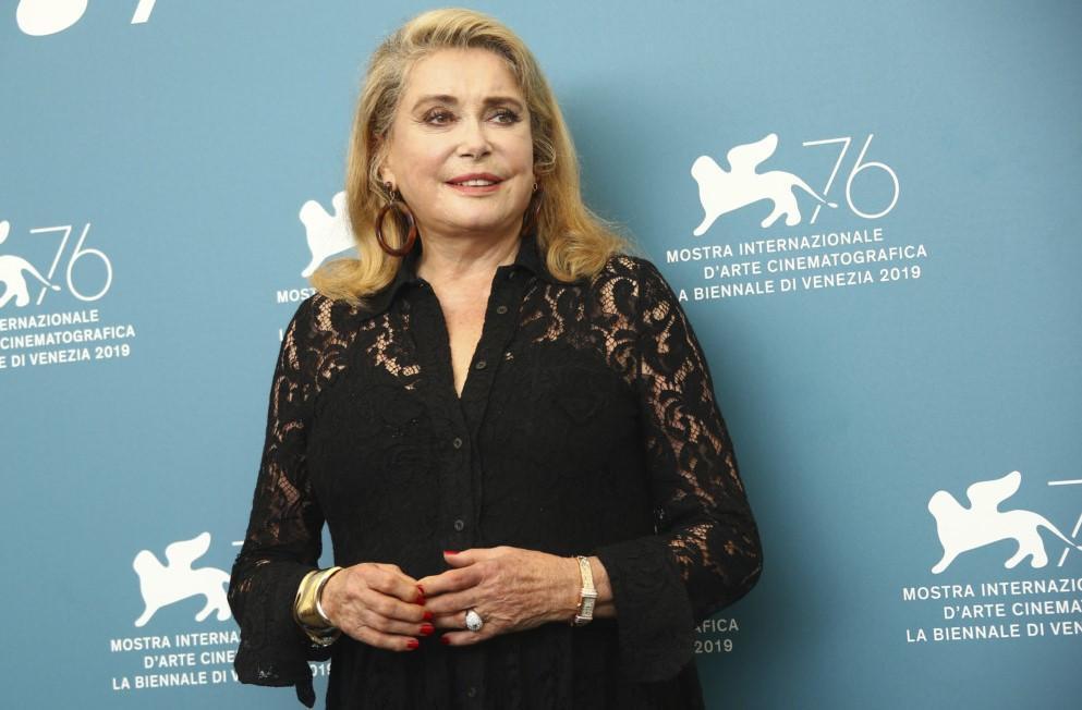 Catherine Deneuve to receive Venice Film Festival honor