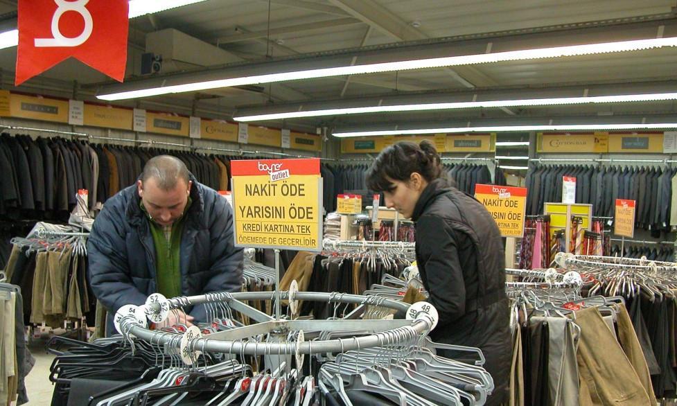 Shopper visits to outlet malls exceed pre-COVID level