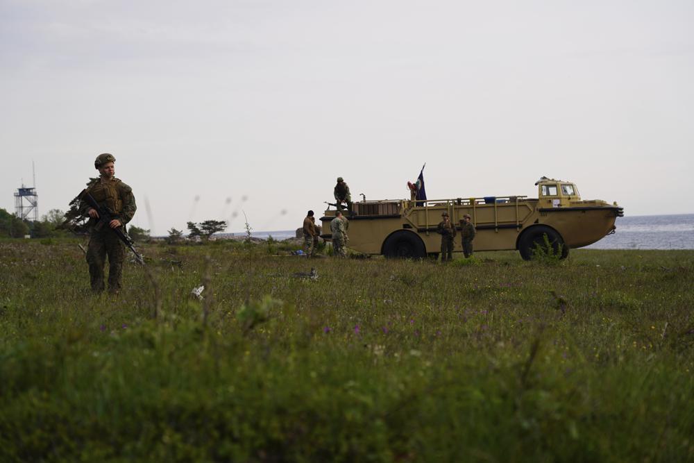 Swedish, US troops drill on remilitarized Baltic Sea island