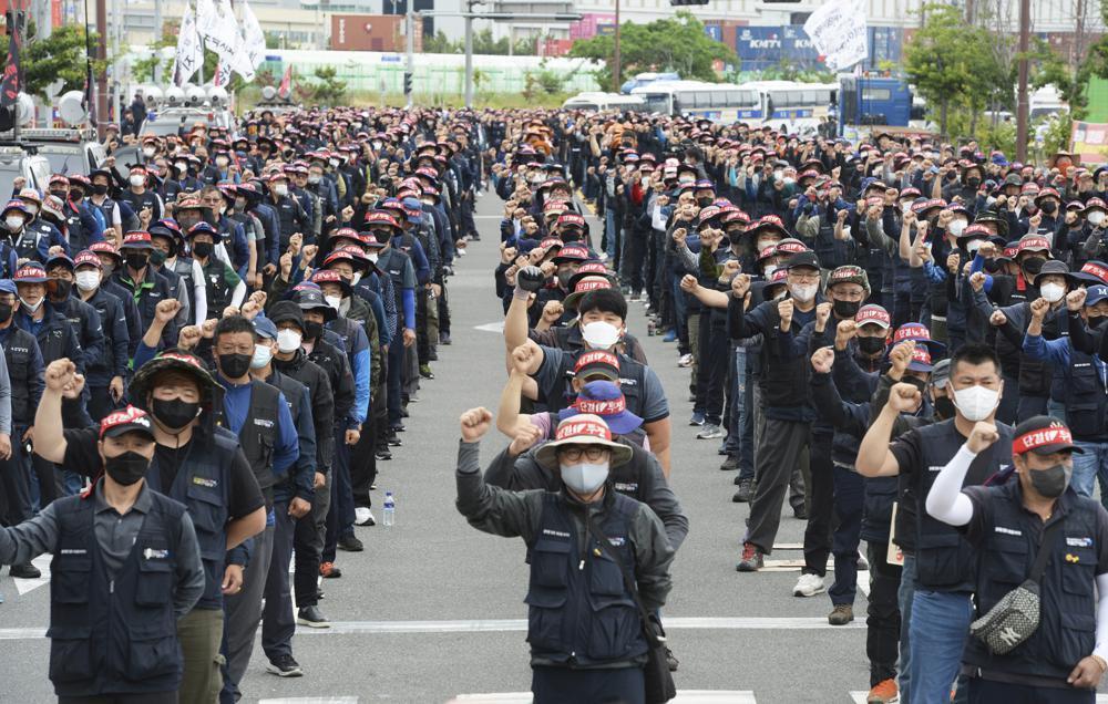S Korea truckers’ strike has local shocks, not global yet