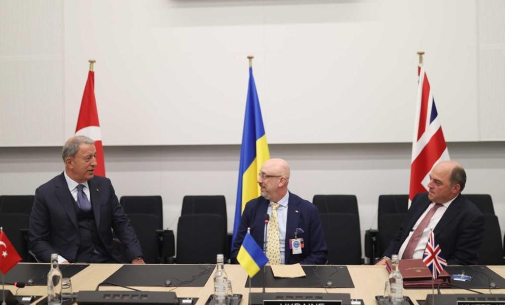 Turkish, British, Ukrainian defense ministers meet in Brussels